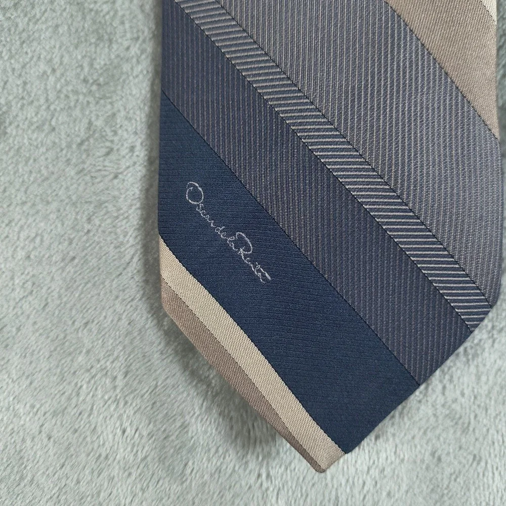 Vintage Oscar De La Renta Tie Mens 55.5x3.25 Blue Striped Luxury Designer New